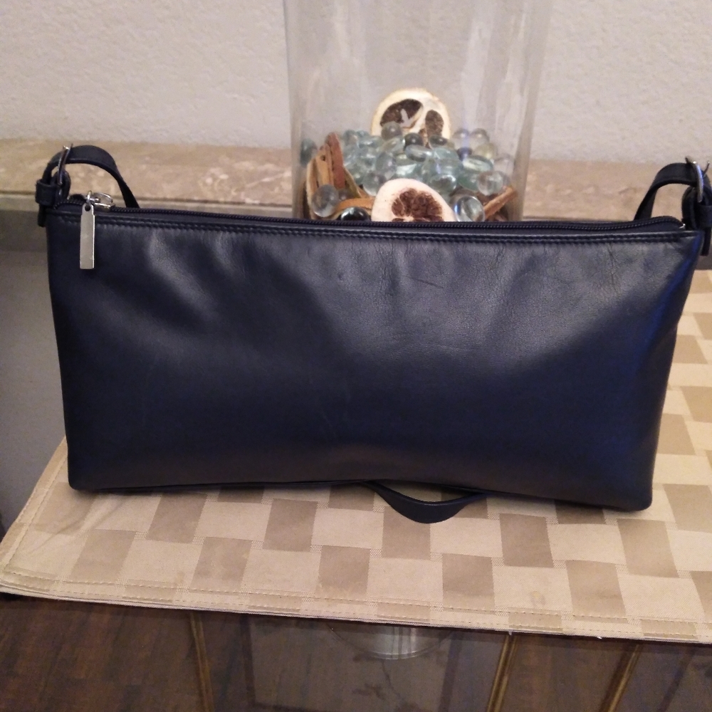 Purses - Picture 6 of 6